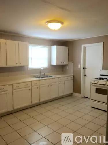 Main picture of 1519 N Raynor Ave