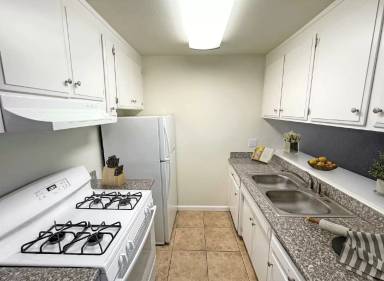 Main picture of 420 E Rose St