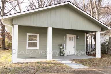 Main picture of 4017 6th Ave