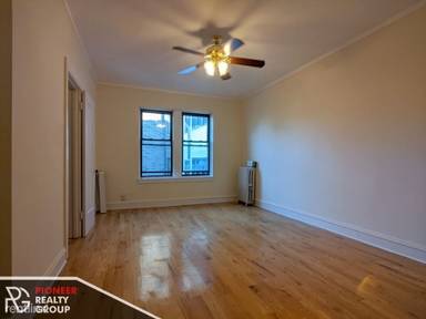 Main picture of 4851 N Damen Ave