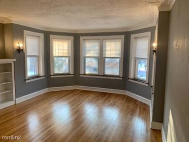 Main picture of 8209 S Jeffery Blvd