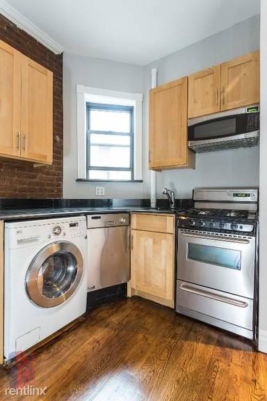 Main picture of 326 E 35th St