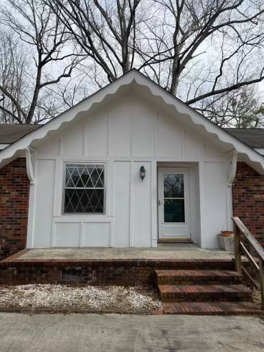 Main picture of 204 Hofmann Ct