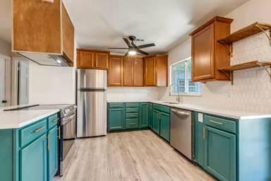 Main picture of 9018 Island View St