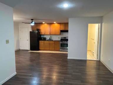 Main picture of 3276 Main St