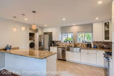 Main picture of 2018 32nd St