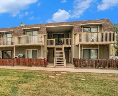 Main picture of 806 Stone Mountain Dr