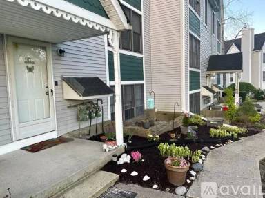 Main picture of 90 Burlington Ct