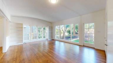 Main picture of 21 5th Ave