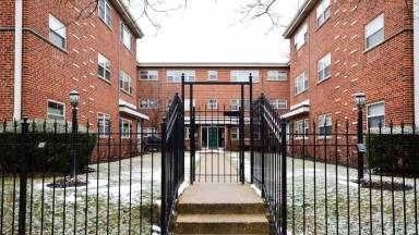 Main picture of 1138 W North Shore Ave