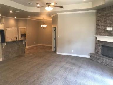 Main picture of 4402 108th St