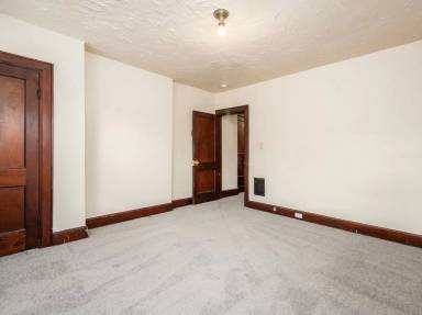 Main picture of 2090 N 4th St