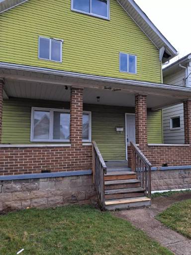 Main picture of 2016 Victoria Ave