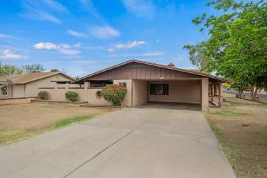 Main picture of 2534 E Randall Dr