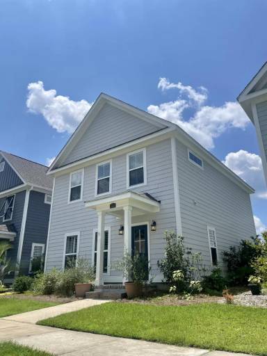 Main picture of 1711 Sparkleberry Ln