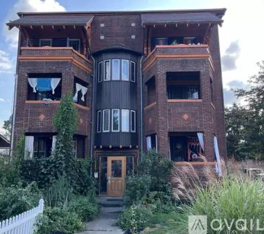 Main picture of 15 S Highland Ave