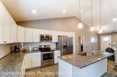 Main picture of 3143 Kenyon Dr