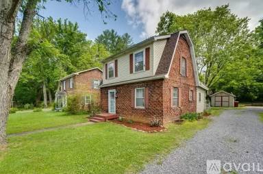 Main picture of 203 Boyd St