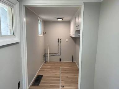 Main picture of 3342 W 48th St