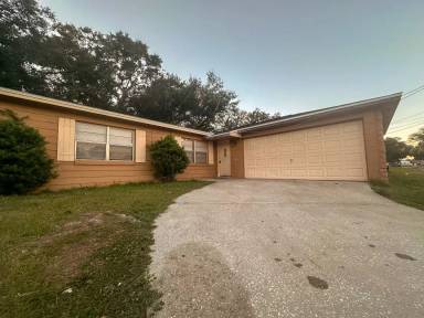 Main picture of 584 Fordham Ave