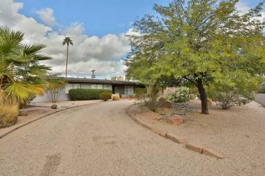 Main picture of 5702 E Edgemont Ave