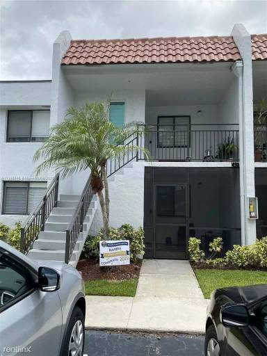 Main picture of 304 Racquet Club Rd