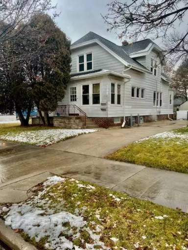 Main picture of 1822A Superior Ave