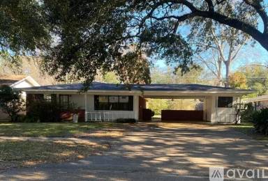 Main picture of 2312 Bienville Dr