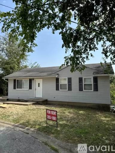 Main picture of 4 Lakeshore Ct