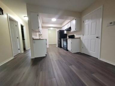 Main picture of 1698 Edgewood Dr