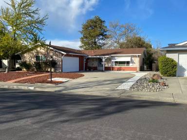 Main picture of 115 Olympic Cir