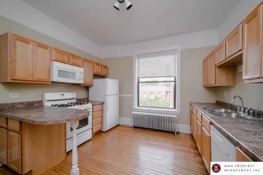 Main picture of 1409 W Lexington St