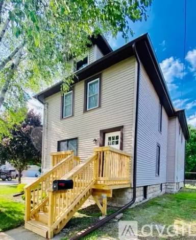 Main picture of 48 W 12th Ave