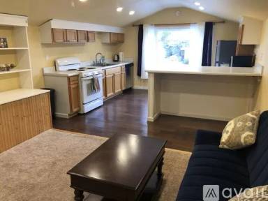 Main picture of 1402 Hawthorne Dr