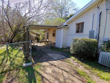 Main picture of 1607 Pepper Dr