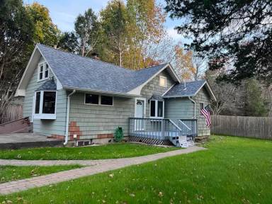 Main picture of 34 Hickory Rd
