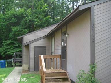 Main picture of 2113 Peppertree St