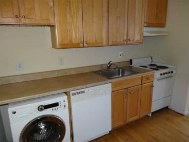 Main picture of 617 8th St NE