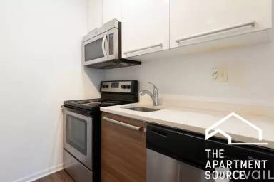 Main picture of 925 W Carmen Ave