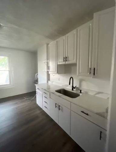 Main picture of 1652 Darley Ave