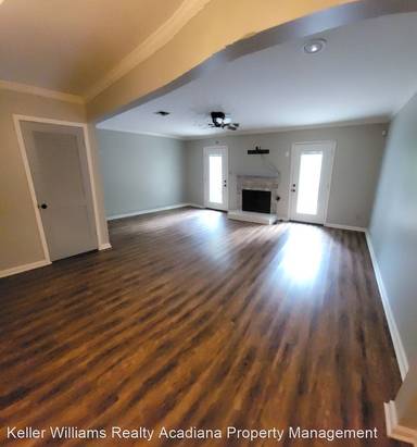 Main picture of 1 Larkspur Ln