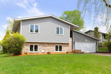Main picture of 2366 Erin Ct