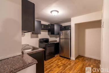 Main picture of 154 Oak St