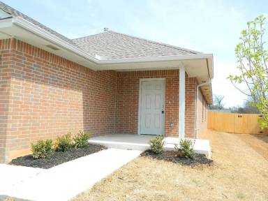 Main picture of 204 Saint Charles Way