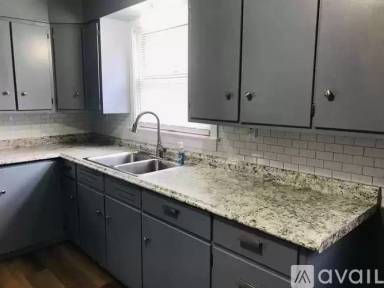 Main picture of 1601 W Thomas St