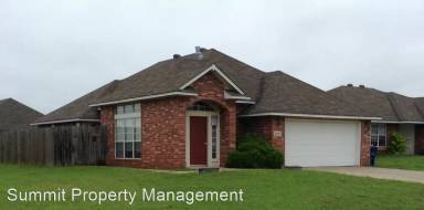 Main picture of 2215 N Burdick St