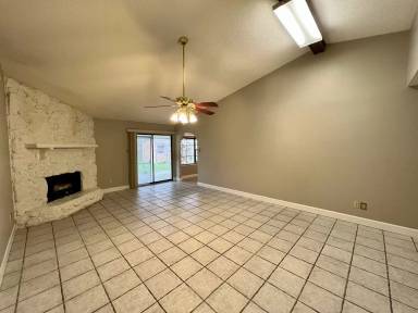 Main picture of 224 Village Ln