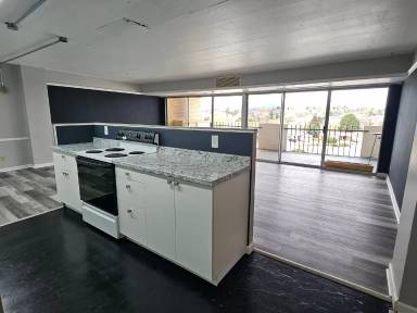 Main picture of 411 Lakewood Cir Apartments