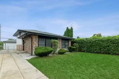 Main picture of 14745 Memorial Dr