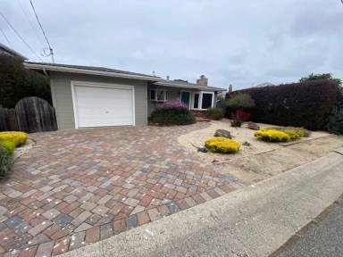 Main picture of 920 Crest Ave
